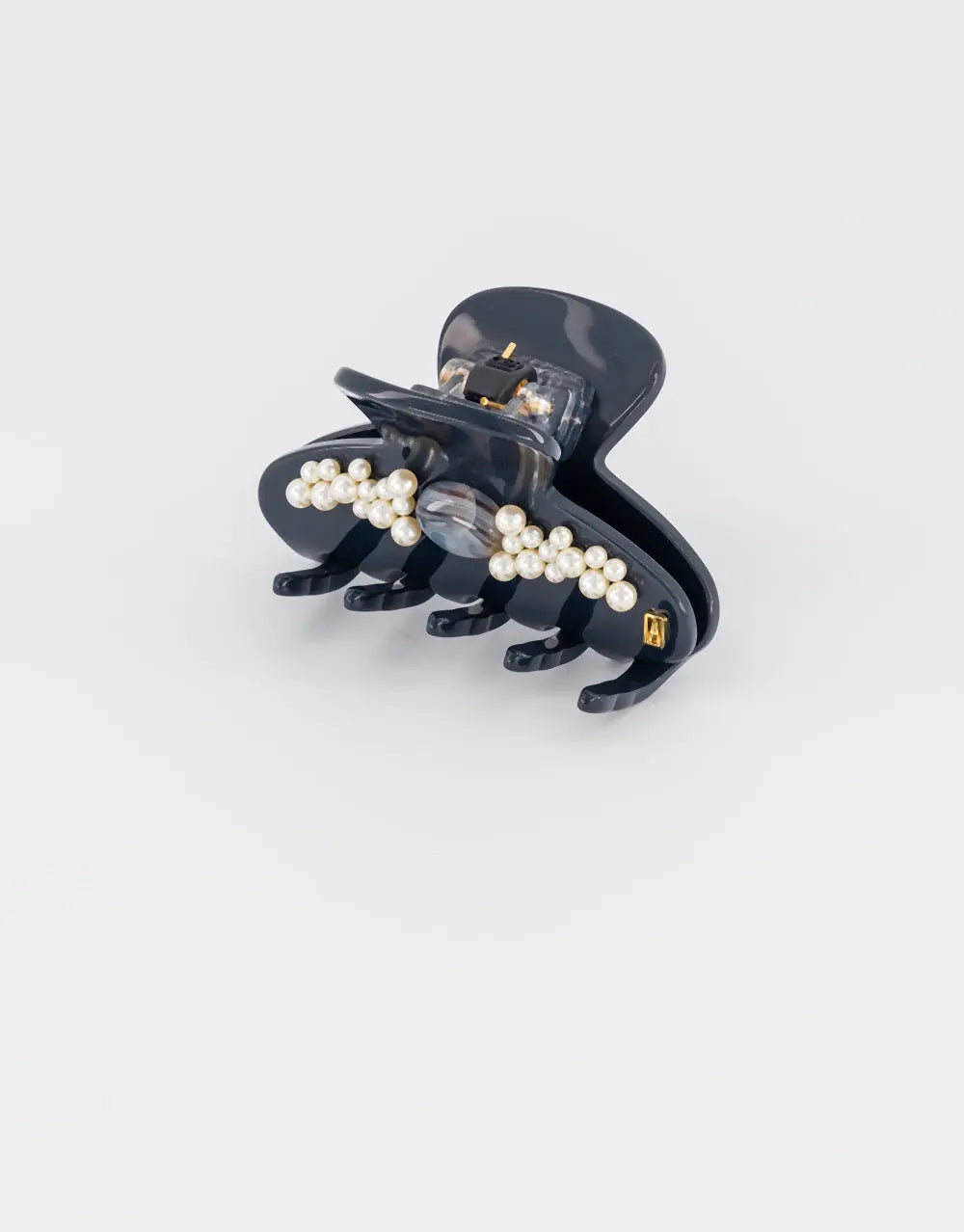 Rêve Perlé Clip-Black-claw dubai-side view-6 cm-alexandre de paris gcc