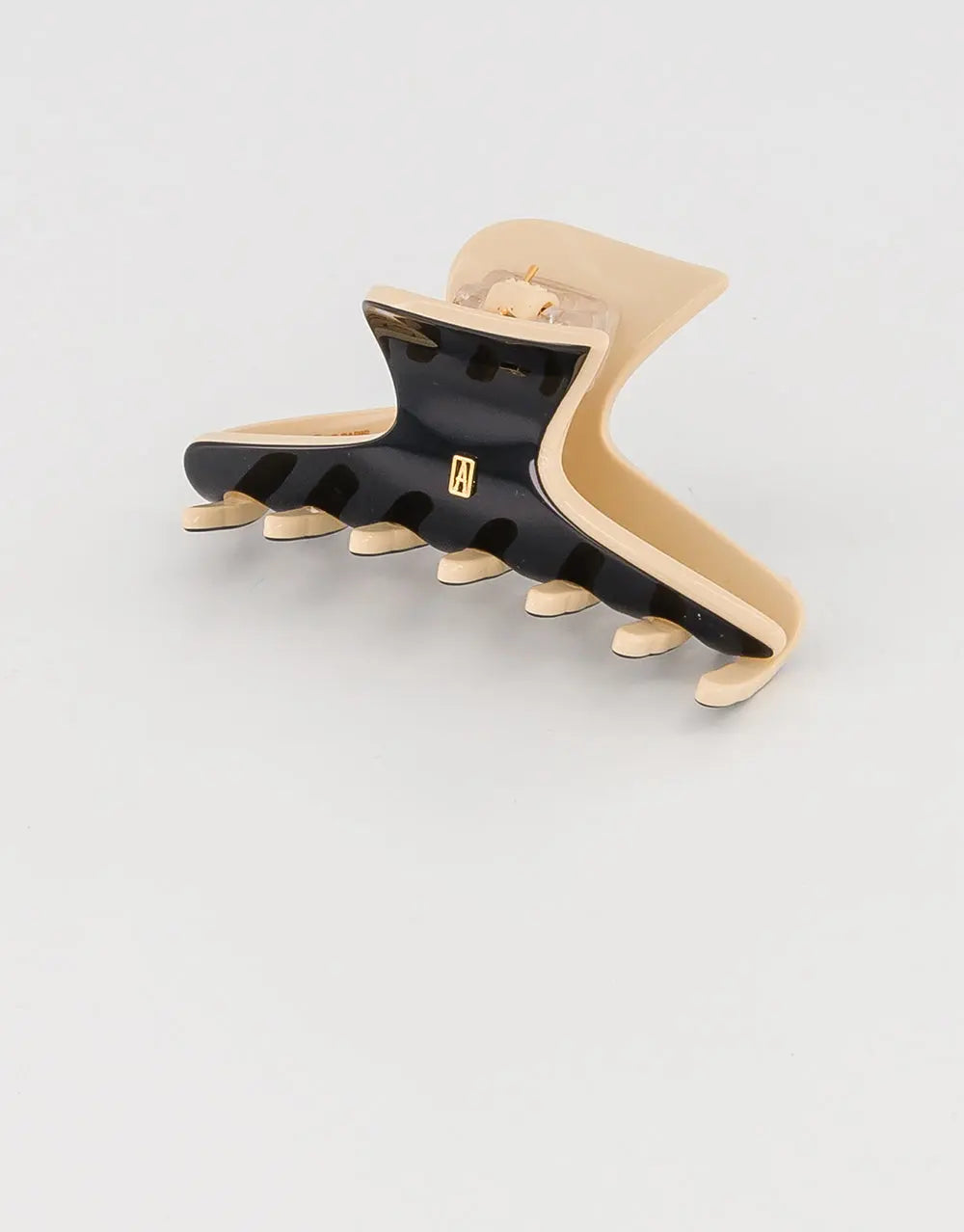 L’Audacieuse Clip-8.5 cm-Black Clip-Beige-Alexandre de paris gcc
